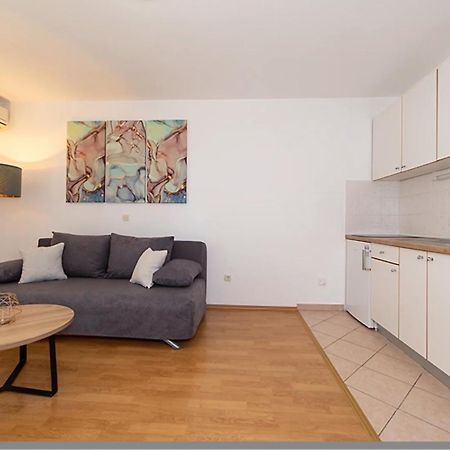 Ivmalu Apartments Tučepi Eksteriør bilde
