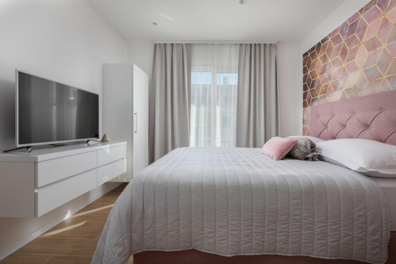 Ivmalu Apartments Tučepi Eksteriør bilde