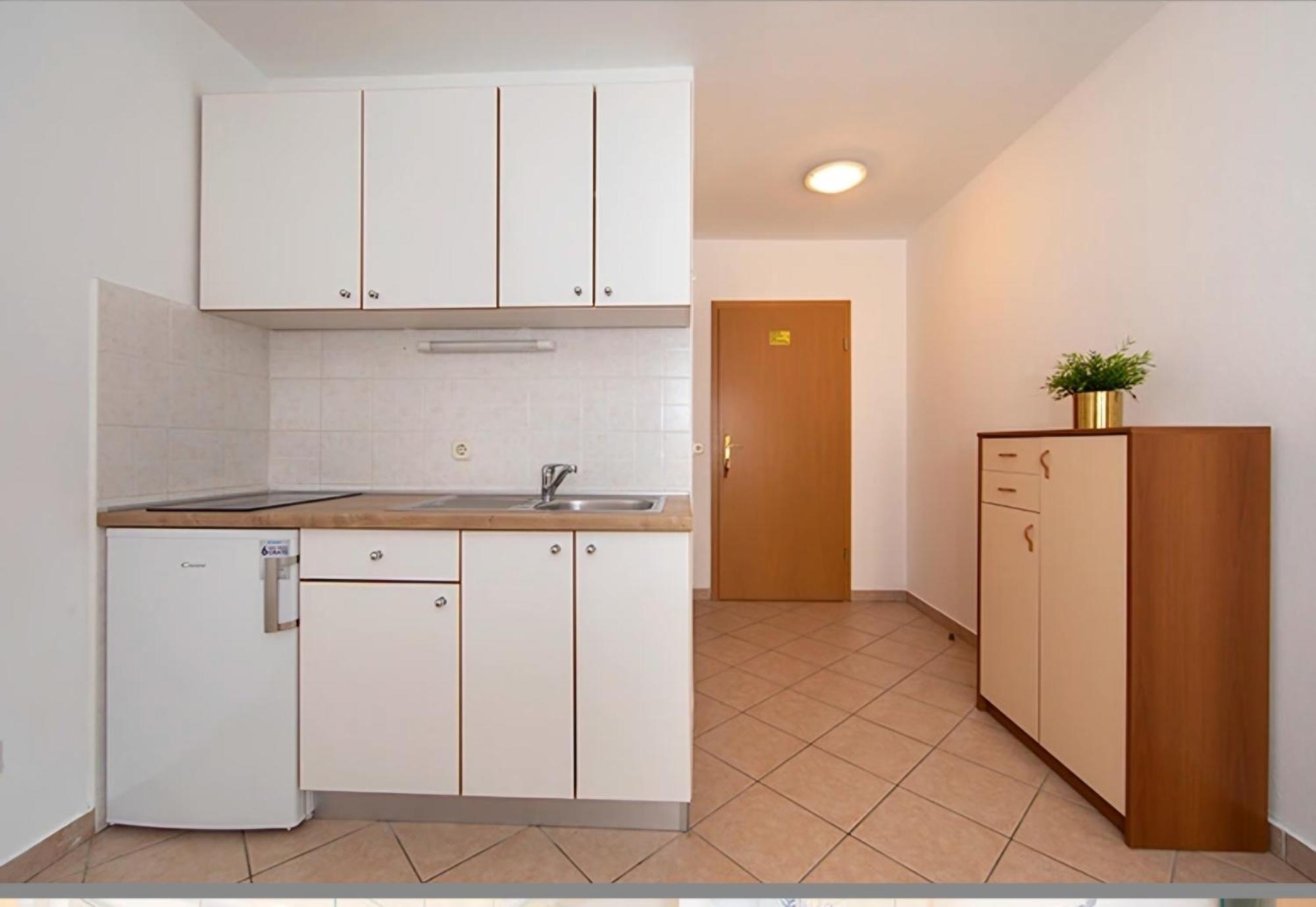 Ivmalu Apartments Tučepi Eksteriør bilde