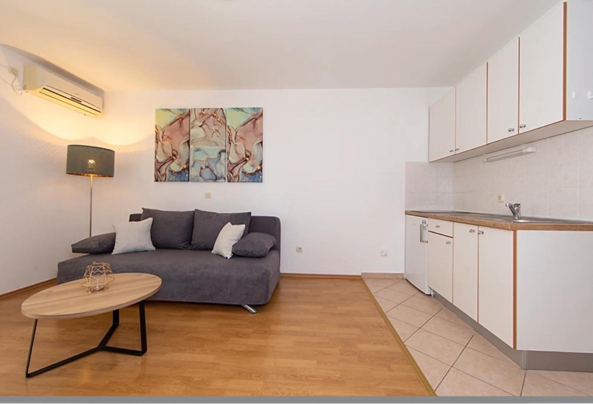 Ivmalu Apartments Tučepi Eksteriør bilde