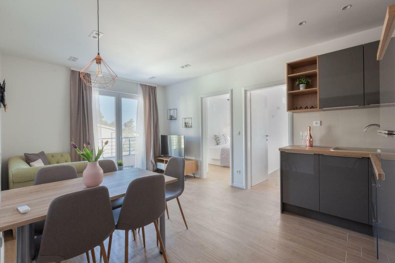 Ivmalu Apartments Tučepi Eksteriør bilde