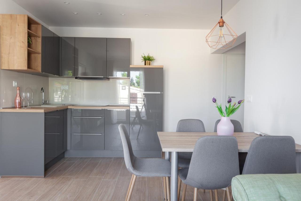 Ivmalu Apartments Tučepi Eksteriør bilde